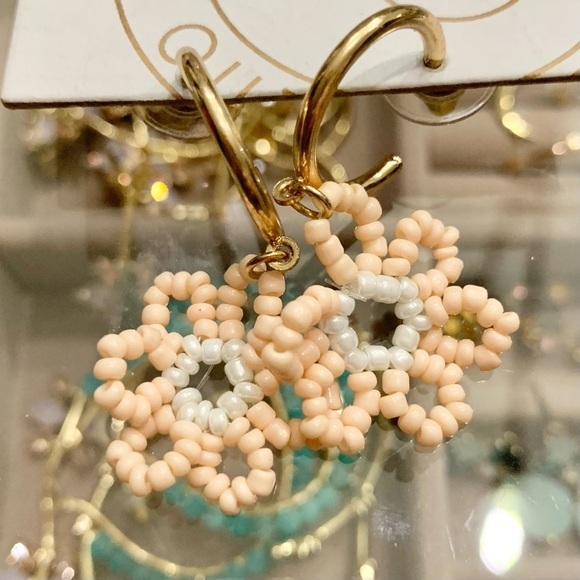 Beaded Daisy Flower Hoop Drop Earrings - Picture 3 of 4